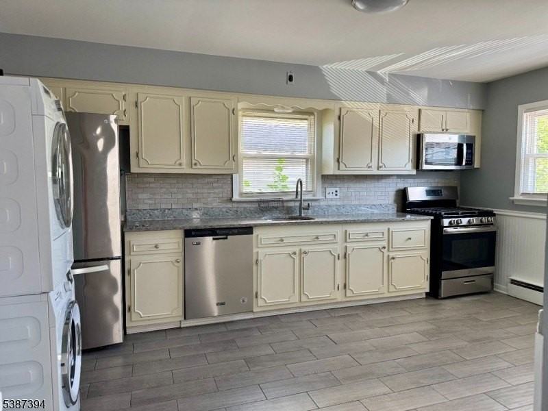 687 Midland Ave #2 - Photo 4 of 11