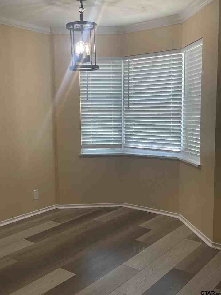 811 S Mahon Ave - Photo 4 of 20