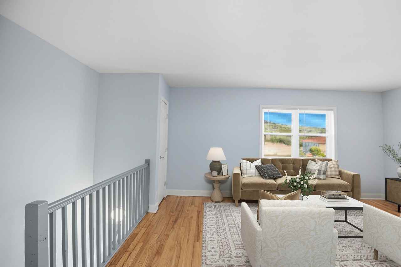 Eagle Rock Apartments at Huntington Station - Photo 2 of 16