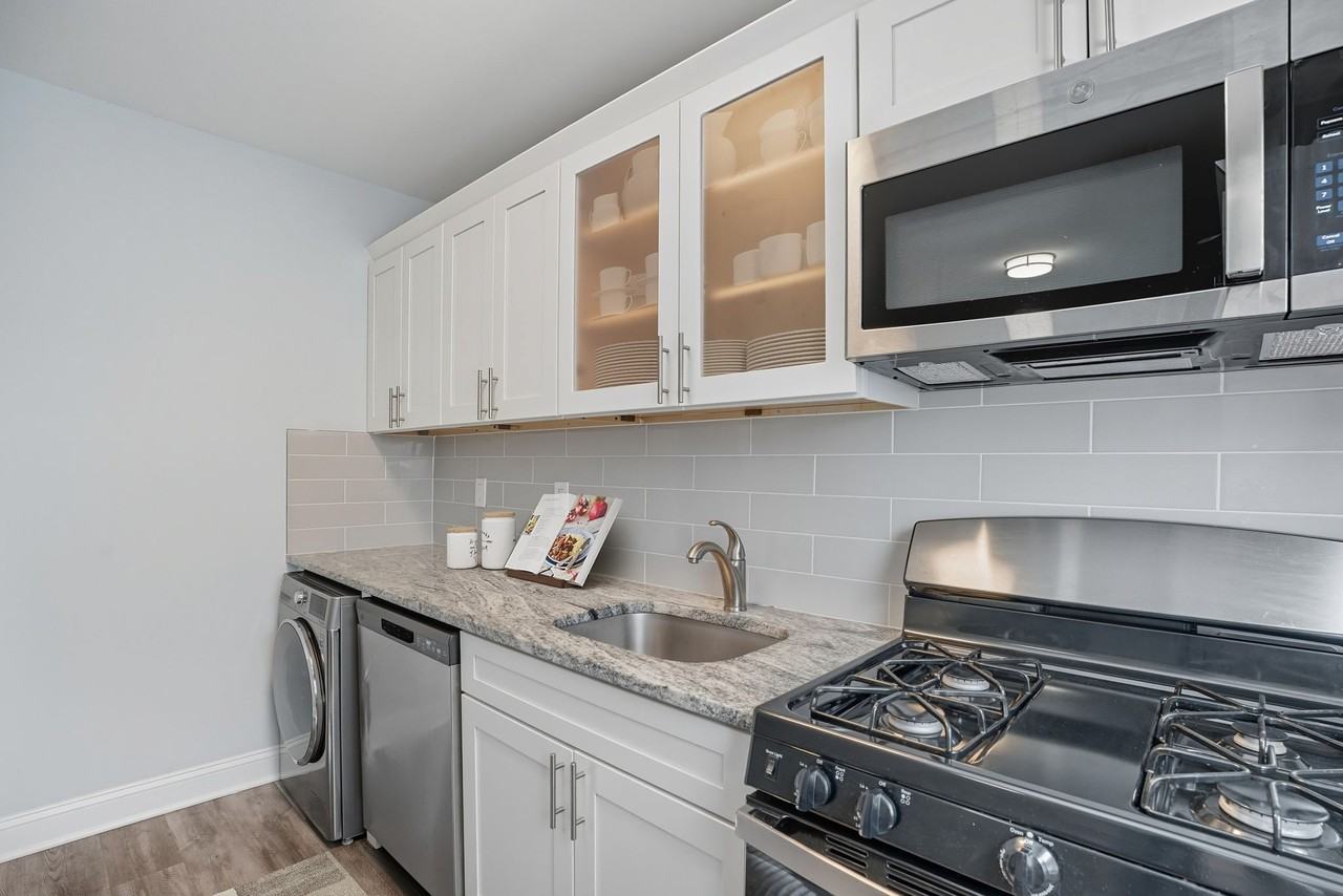 Eagle Rock Apartments at Huntington Station - Photo 5 of 16