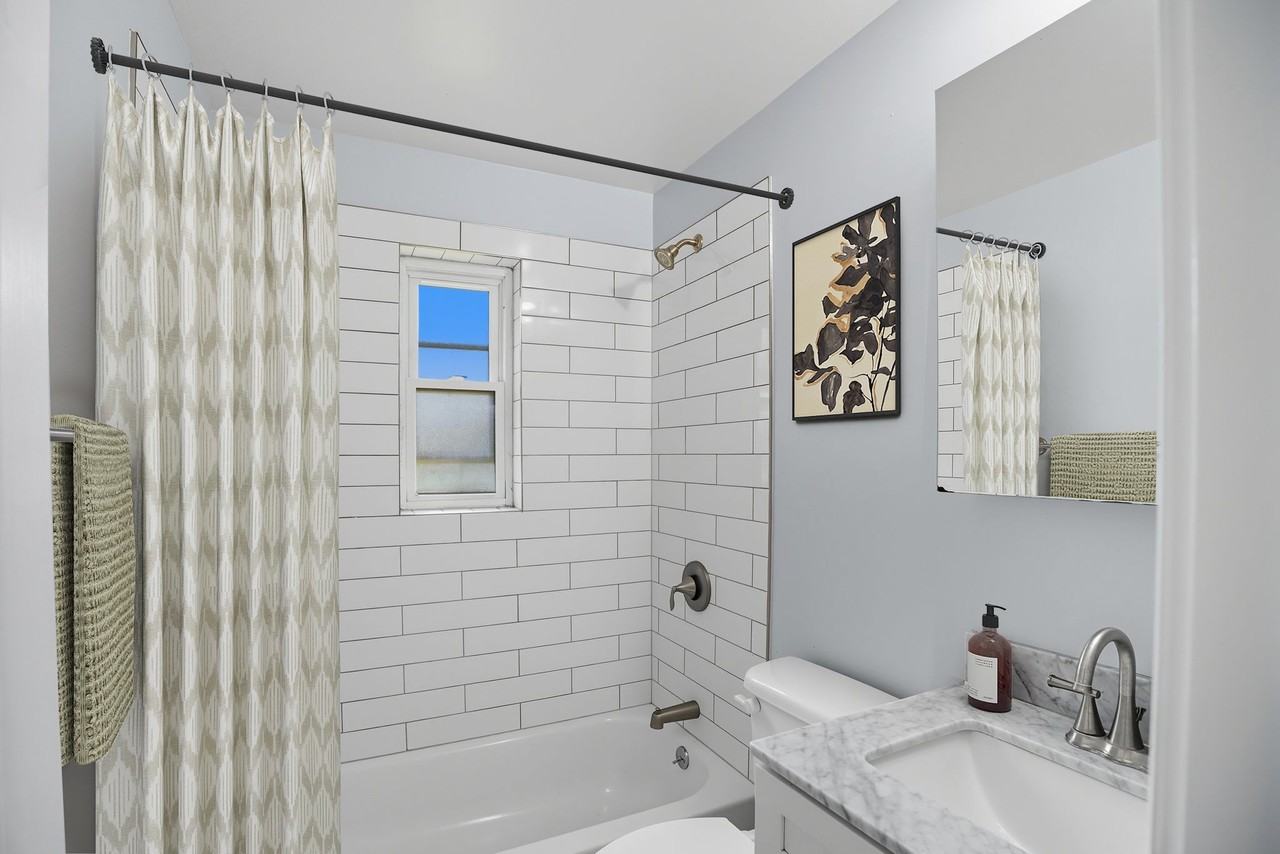 Eagle Rock Apartments at Huntington Station - Photo 7 of 16