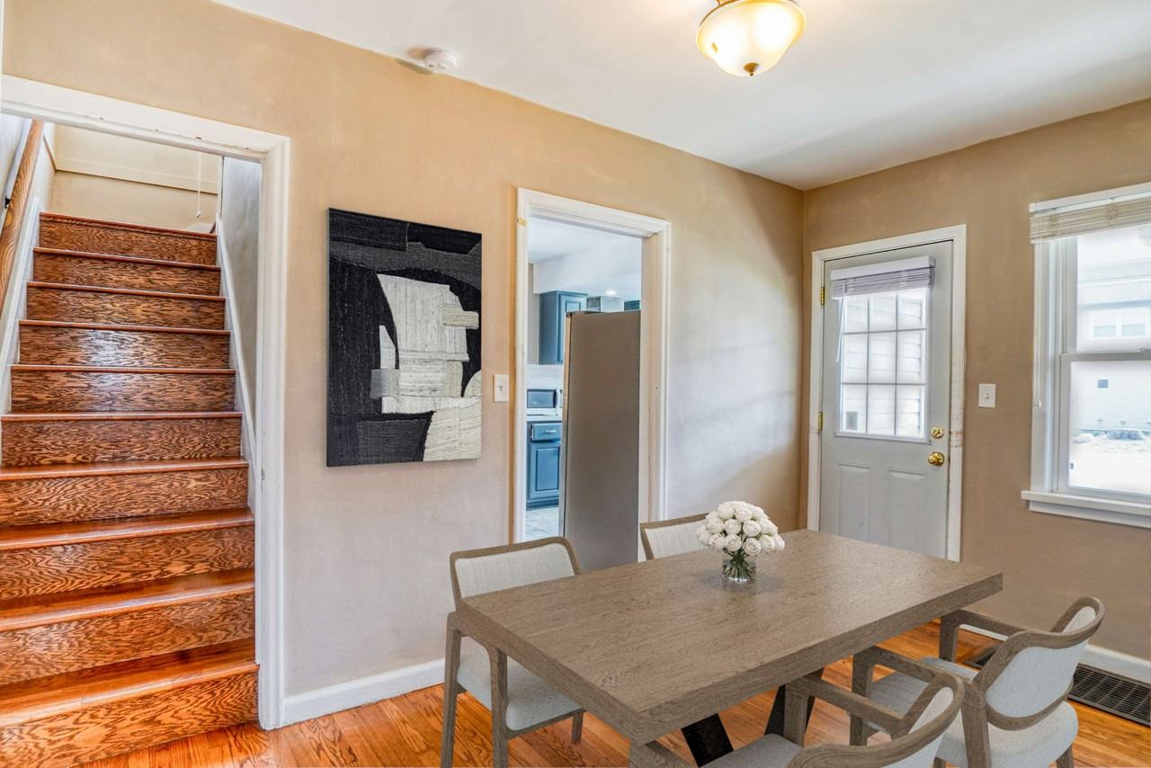 2324 Northwestern Avenue - Photo 5 of 10