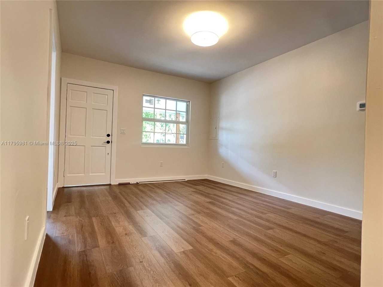 315 Ne 110th St #2 - Photo 5 of 31