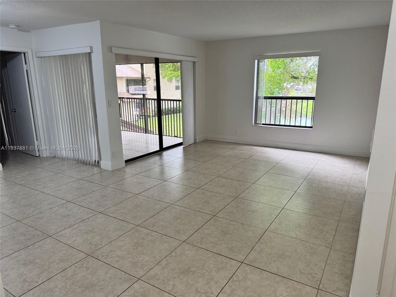 3817 Cocoplum Cir #3585 - Photo 6 of 22