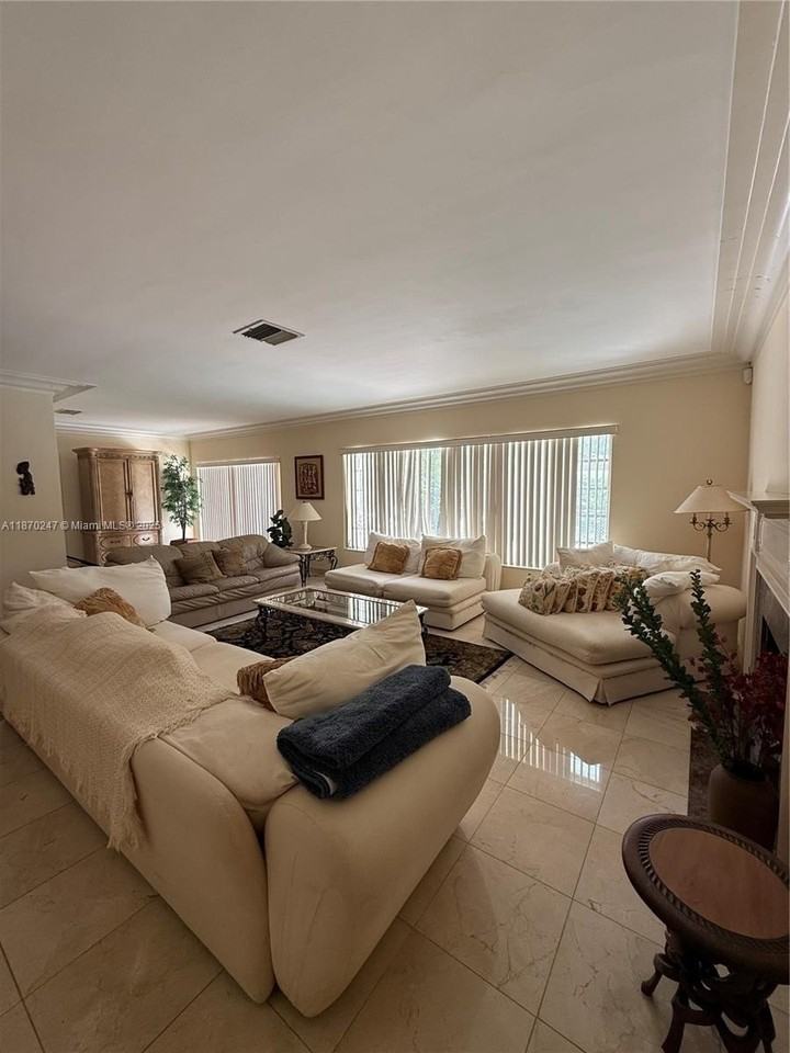 189 Edgewater Drive - Photo 2 of 4