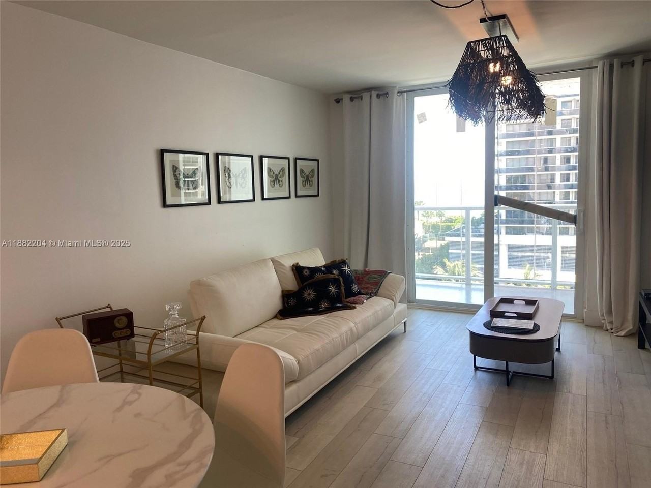 5880 Collins Avenue #902 - Photo 7 of 16