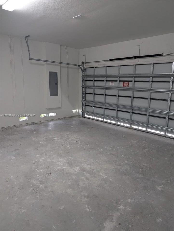 19565 Sw 325th St - Photo 6 of 10