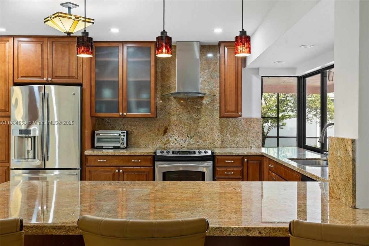 9031 N New River Canal Rd - Photo 6 of 33