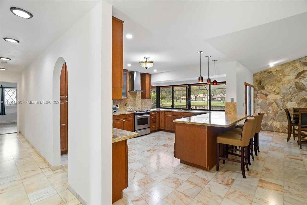 9031 N New River Canal Rd - Photo 7 of 33