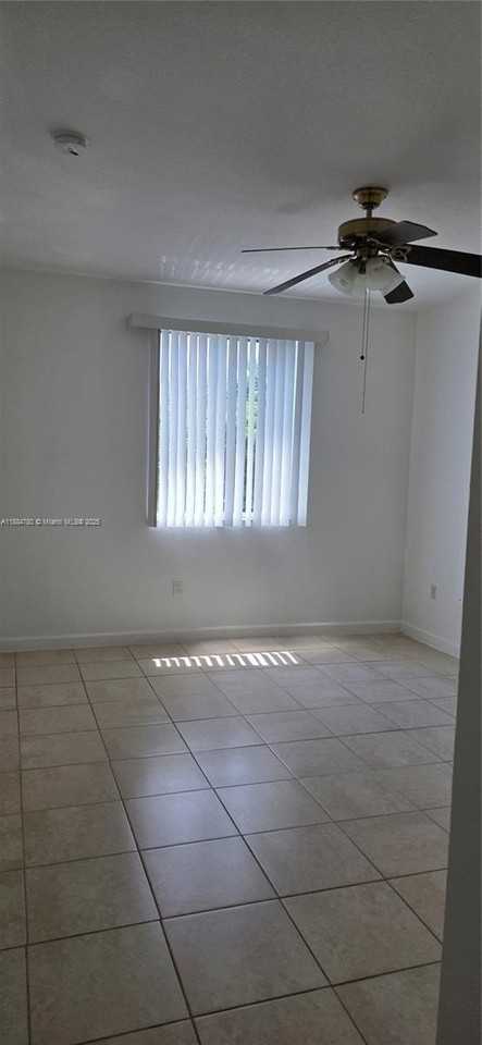 11240 Sw 230th Ter #11240 - Photo 2 of 9