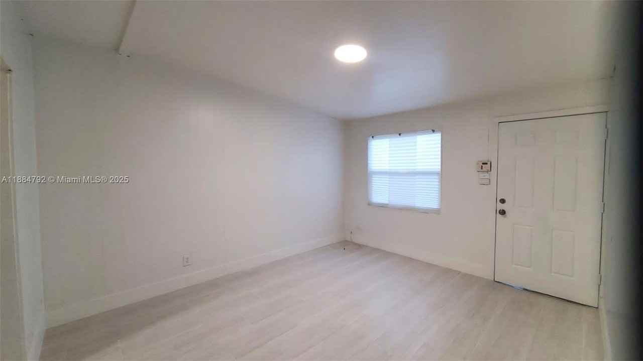 841 Nw 12th Ave #1 - Photo 3 of 14