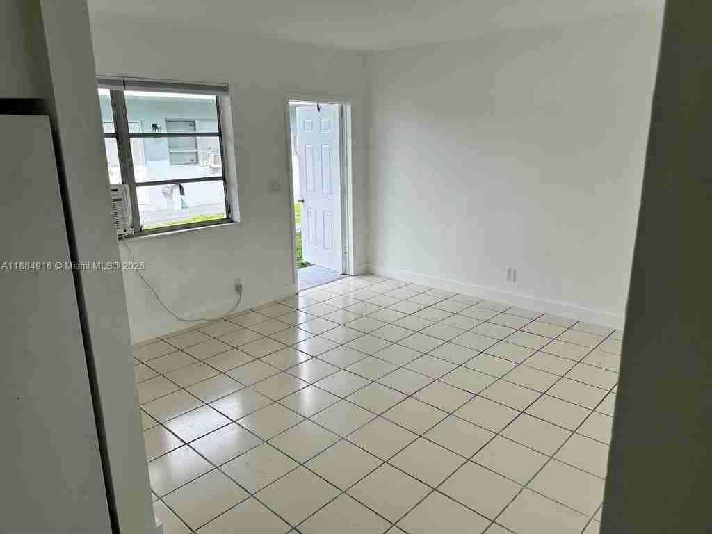 6025 Polk St #2 - Photo 3 of 14