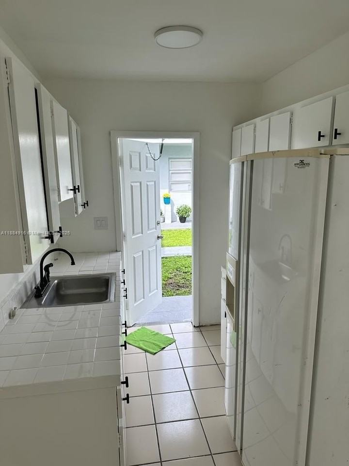 6025 Polk St #2 - Photo 5 of 14