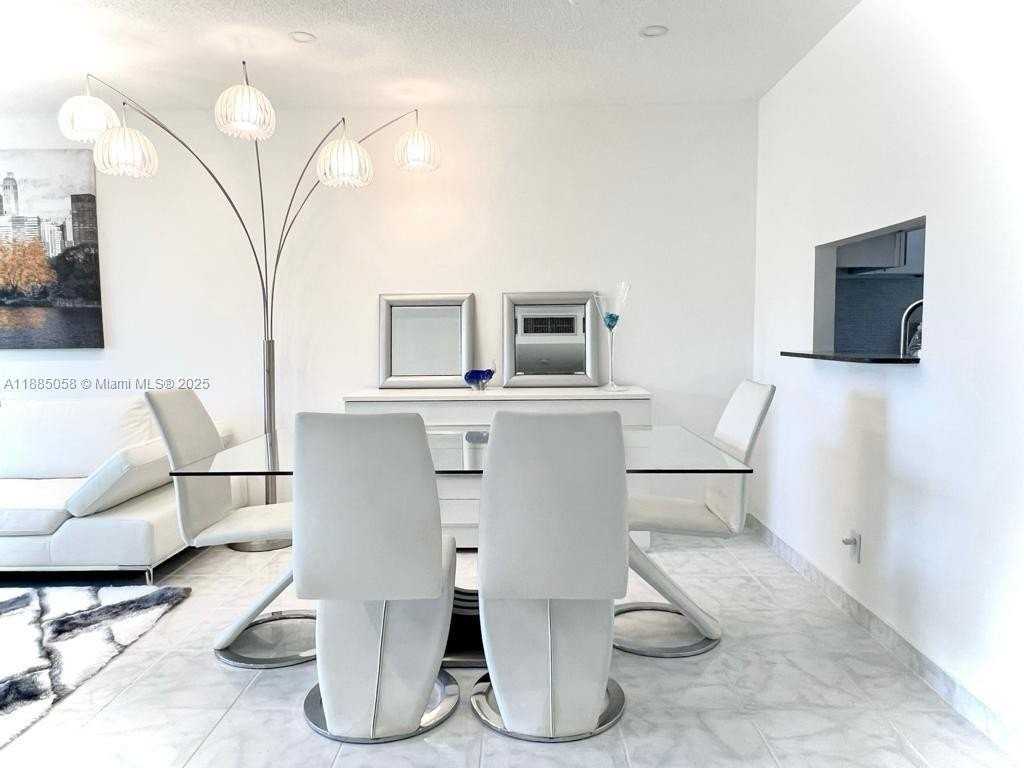 5051 W Oakland Park Blvd #204 - Photo 7 of 40