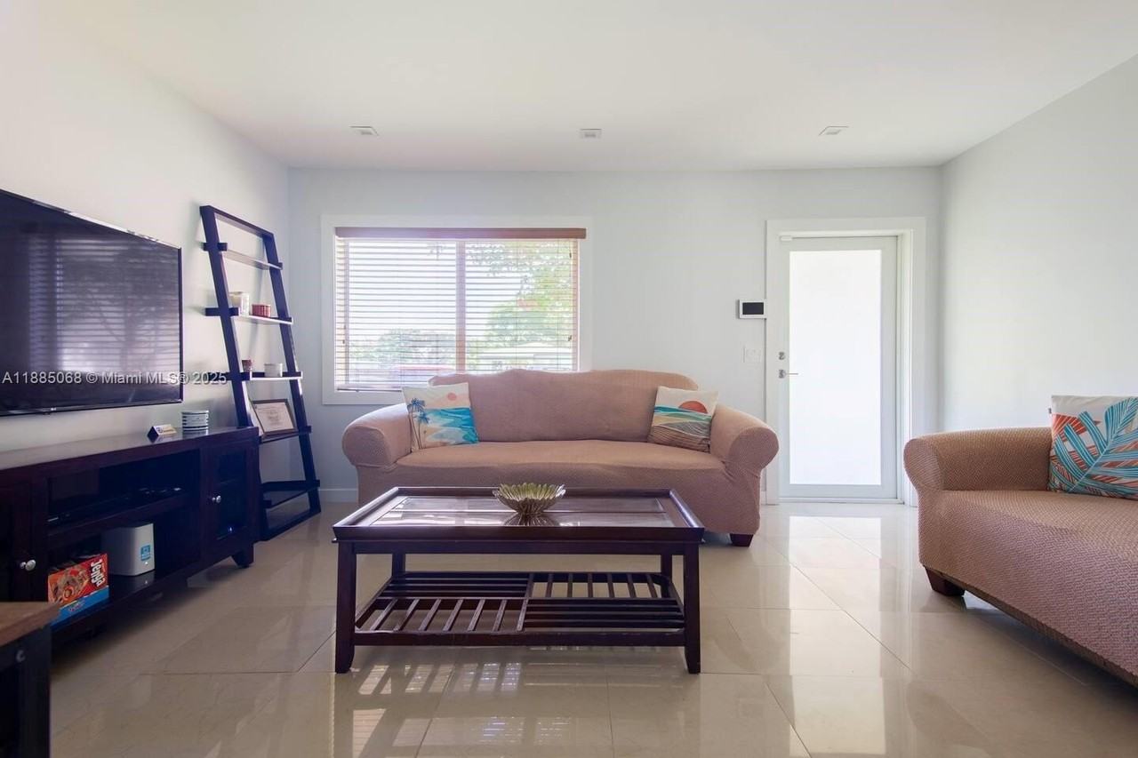 601 Nw 116th St - Photo 6 of 13