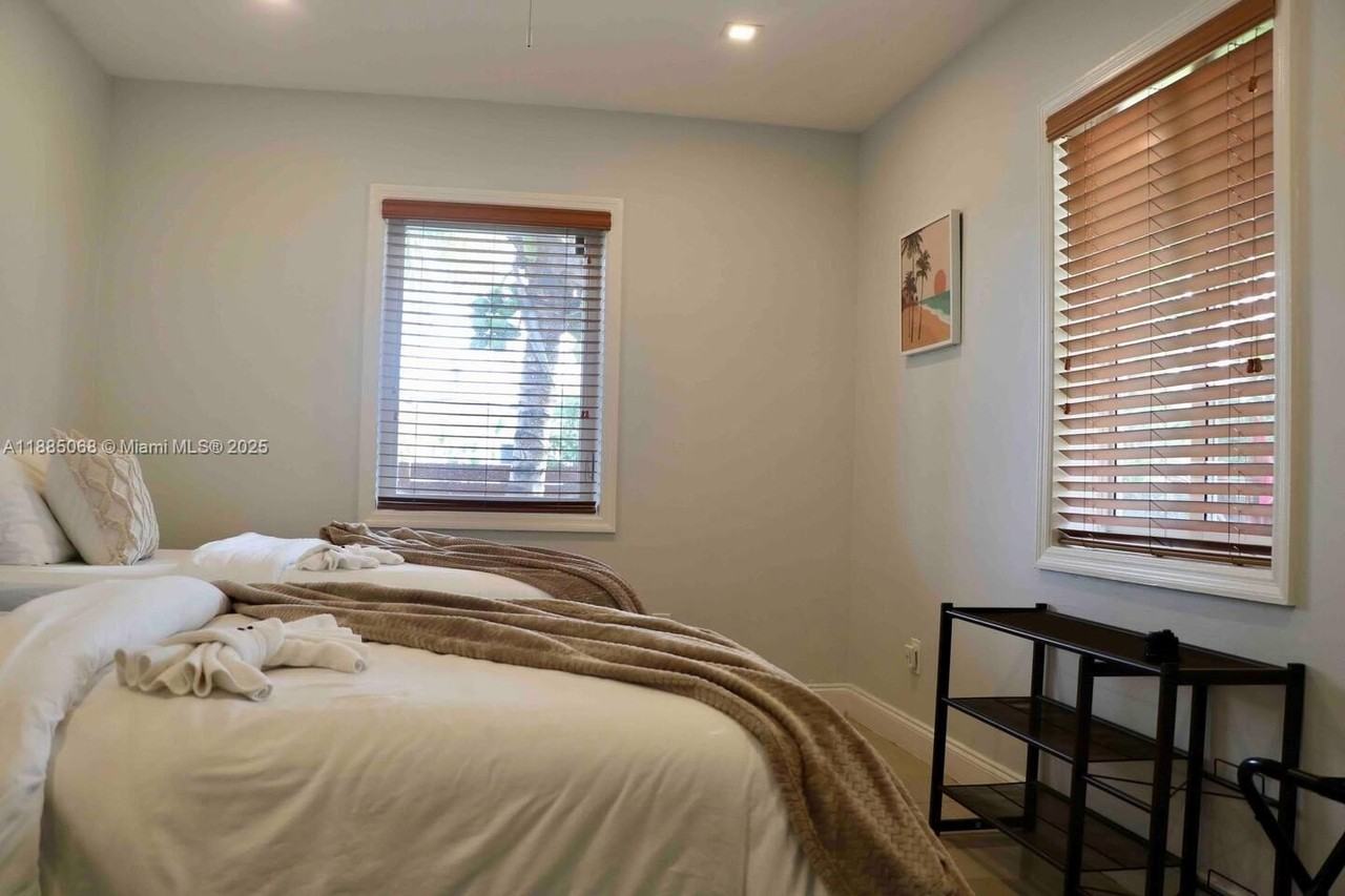 601 Nw 116th St - Photo 7 of 13