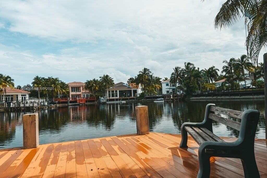 1104 Washington St - Photo 2 of 20