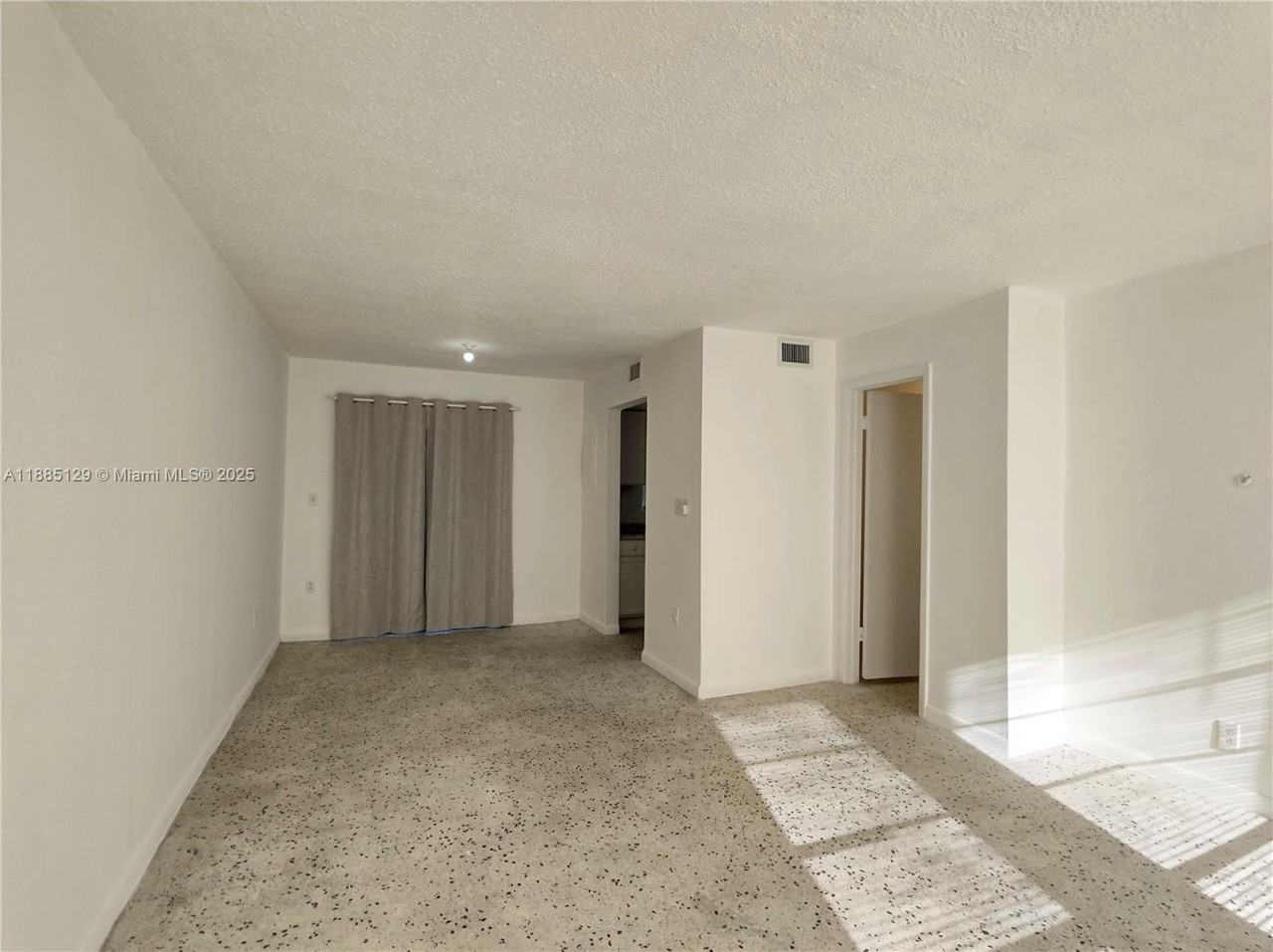 921 Sw 7th St #5 - Photo 3 of 27