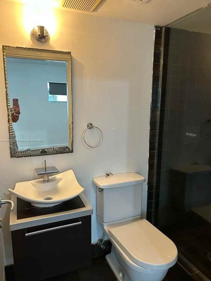 1560 Pennsylvania Ave #211 - Photo 5 of 12