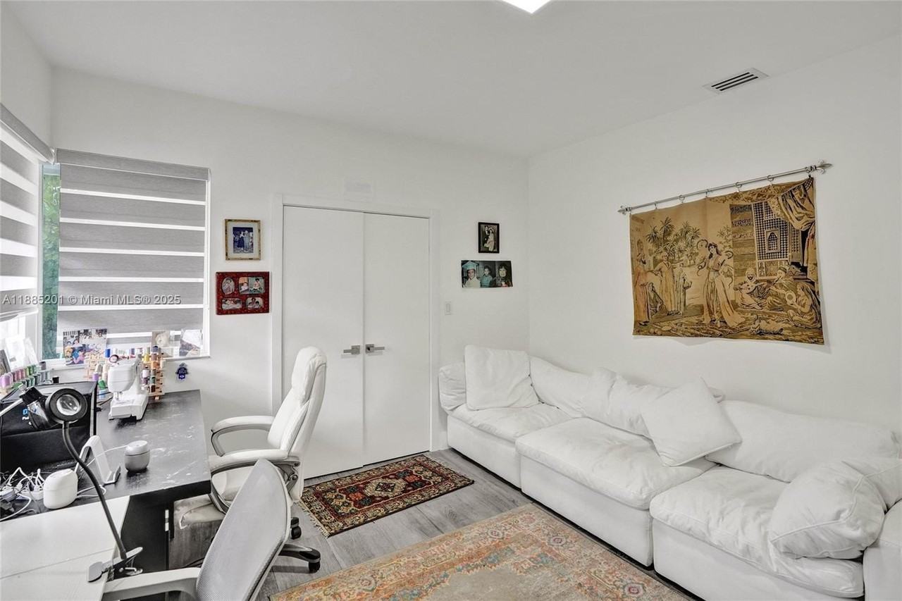 3784 Sheridan Ave - Photo 2 of 50