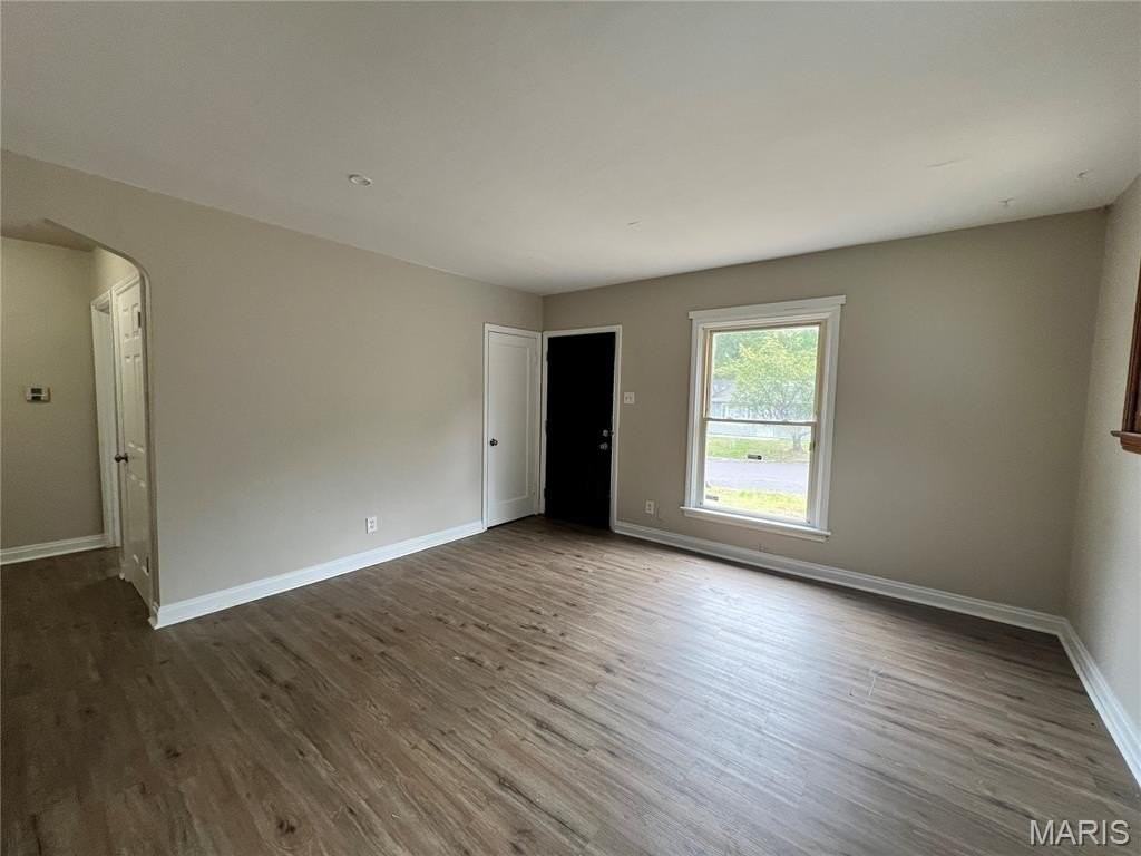 5637 Hamilton Ave - Photo 2 of 10