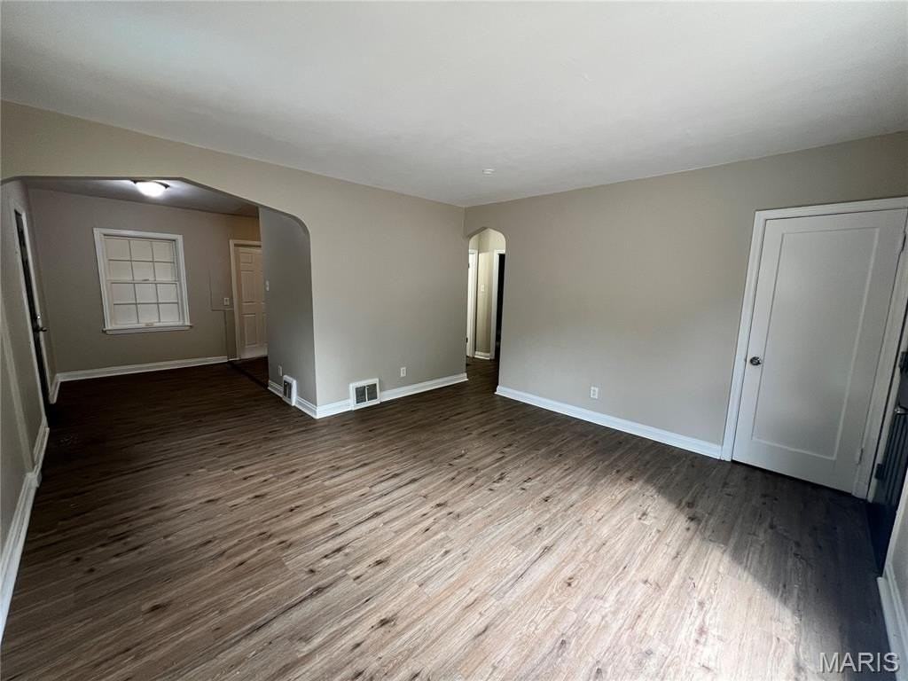 5637 Hamilton Ave - Photo 4 of 10