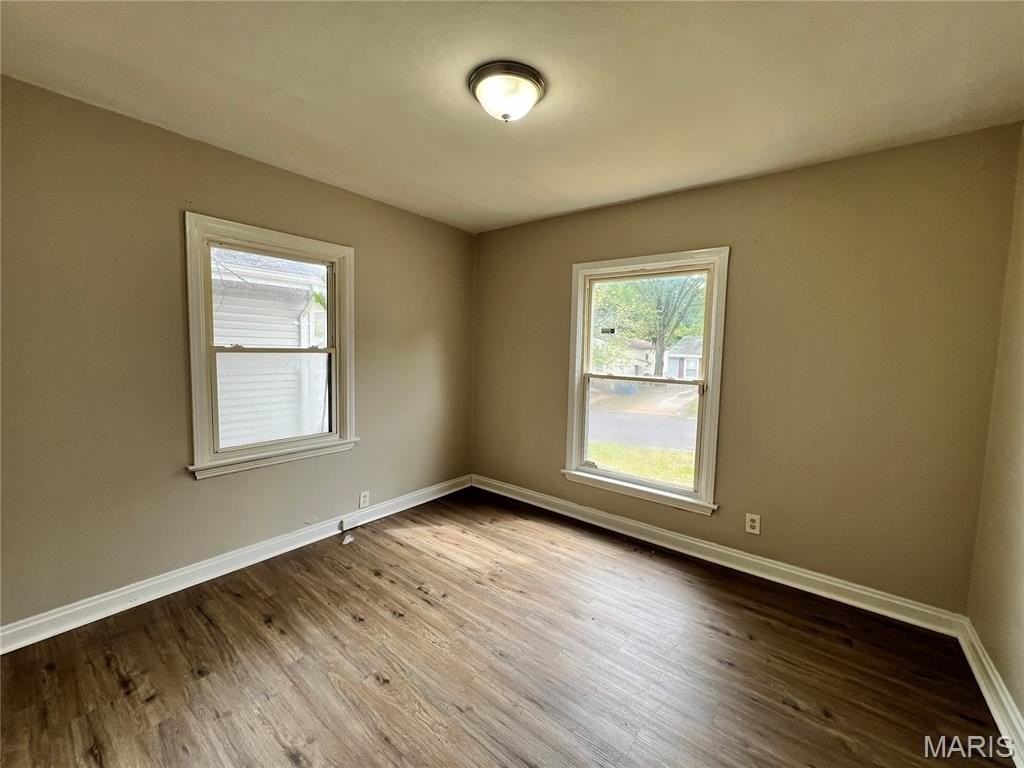 5637 Hamilton Ave - Photo 5 of 10