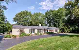 1011 S Warson Rd - Photo 1 of 1