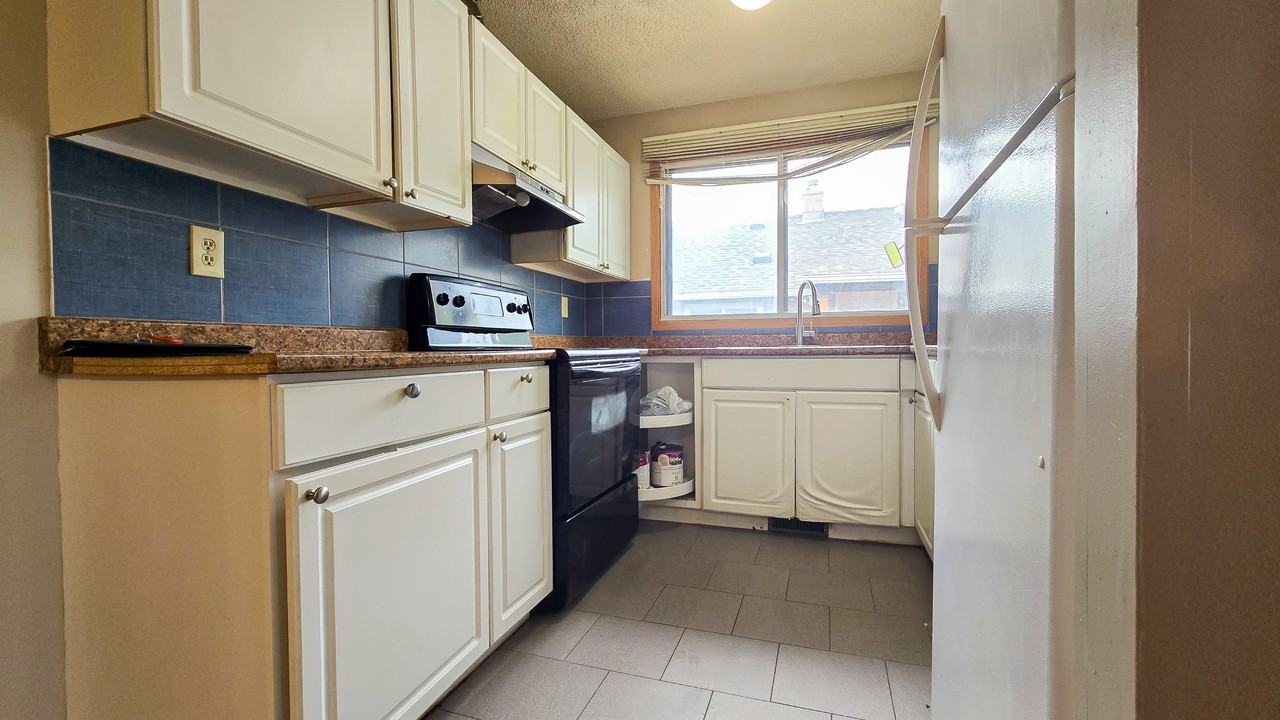 1515 36 St Se - Photo 2 of 22