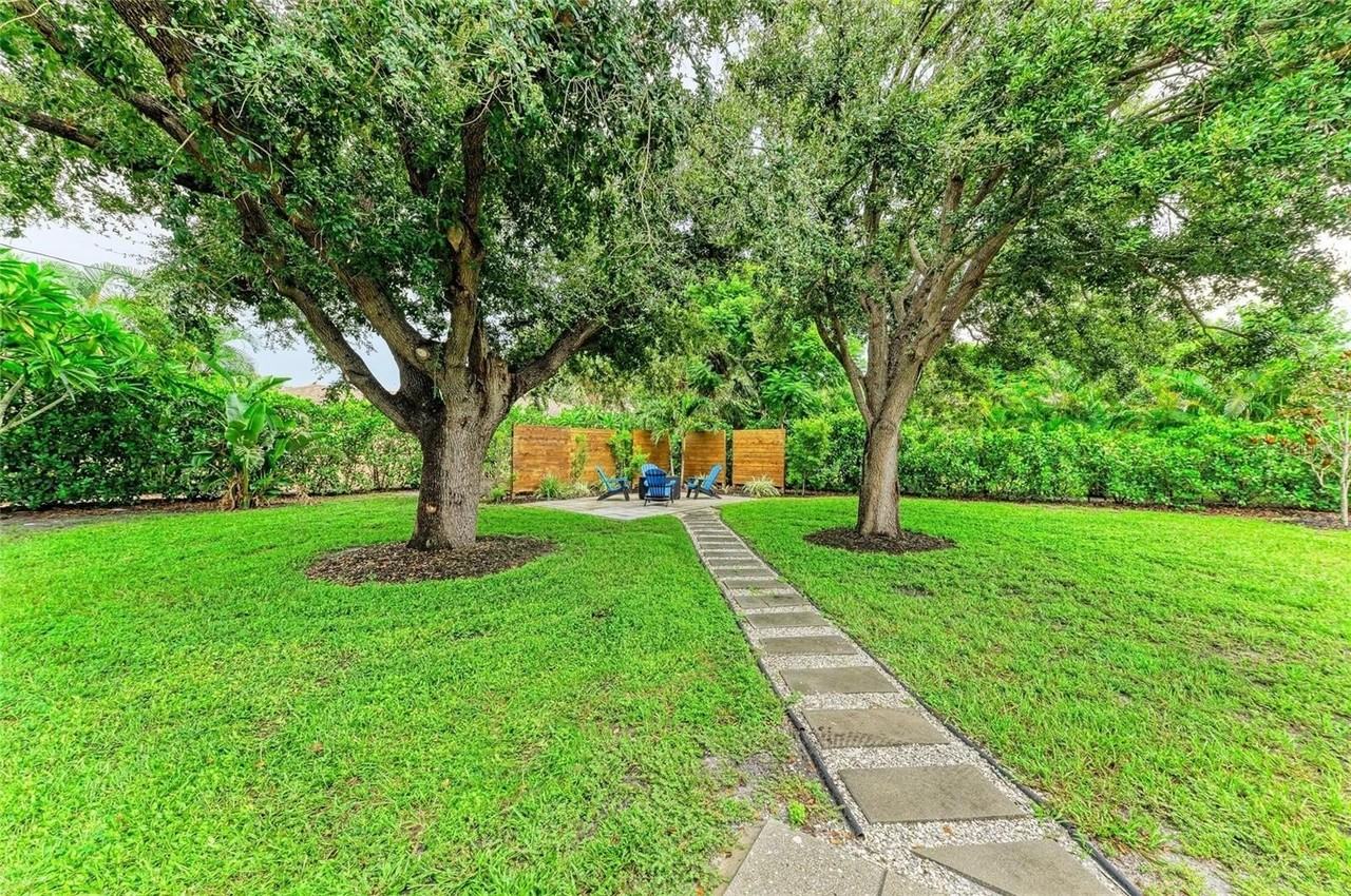 302 San Marco Dr - Photo 2 of 25