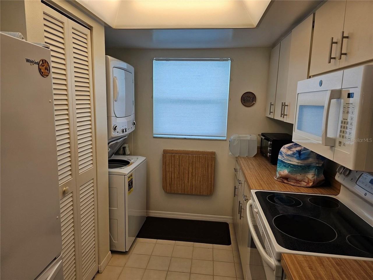 4765 Independence Dr - Photo 7 of 39