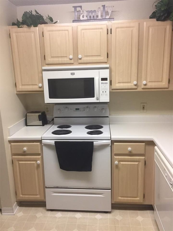 1950 Summer Club Dr #304 - Photo 5 of 11