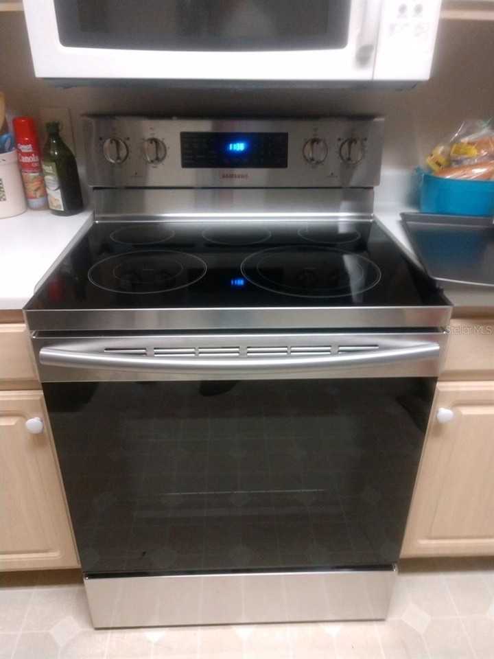 1950 Summer Club Dr #304 - Photo 6 of 11