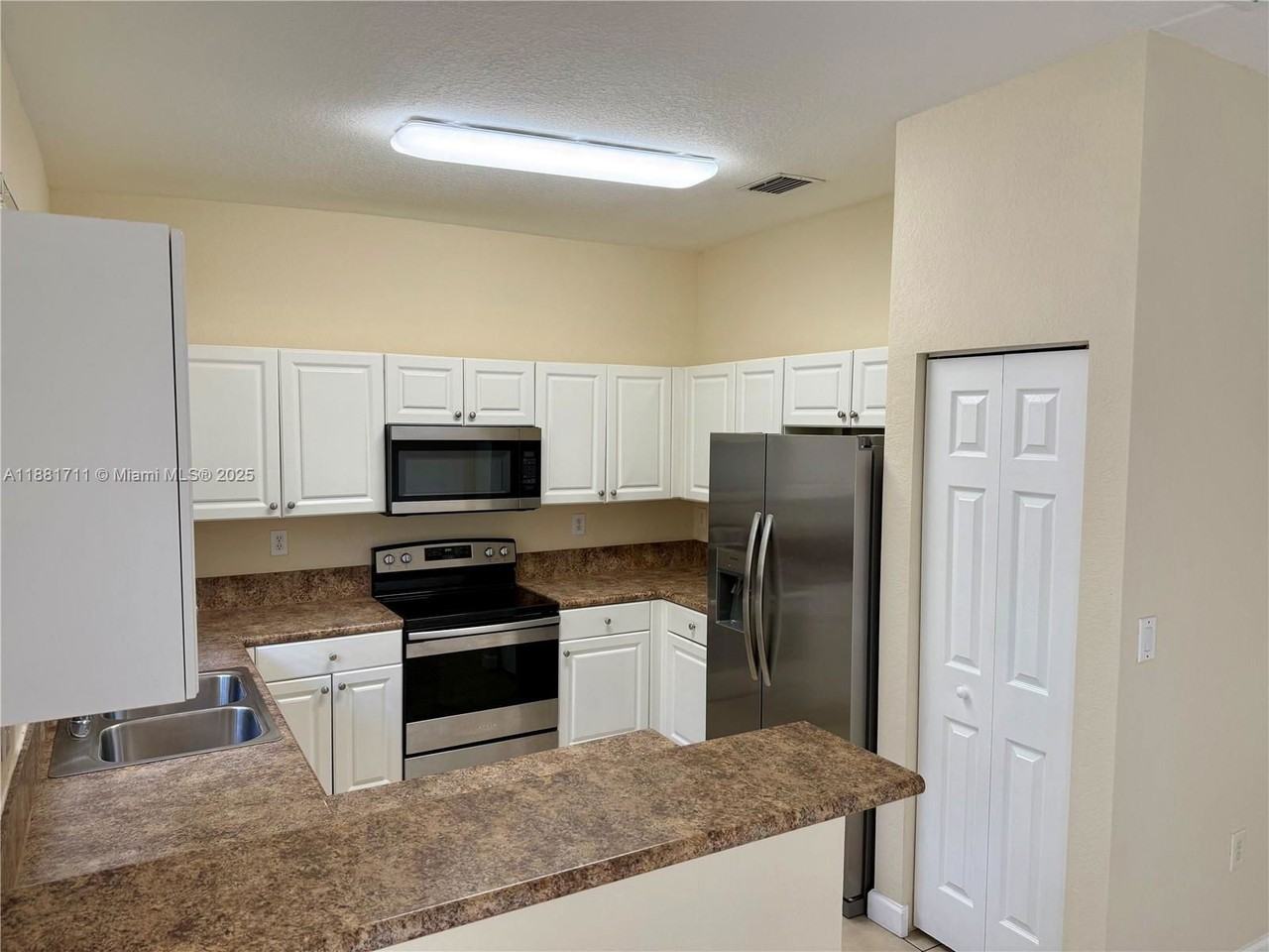 13225 Sw 128th Path - Photo 3 of 8