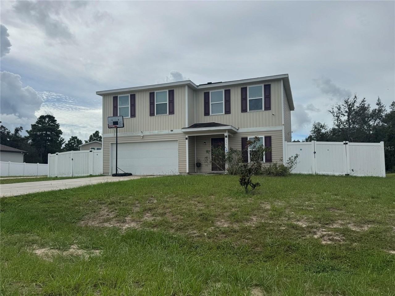 256 Begonia Ln - Photo 2 of 35