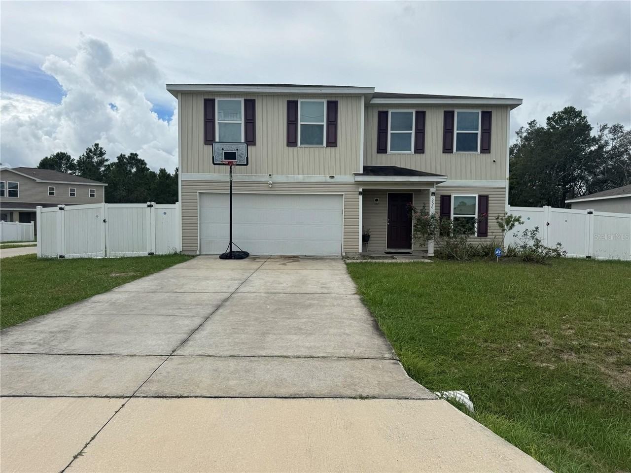 256 Begonia Ln - Photo 3 of 35