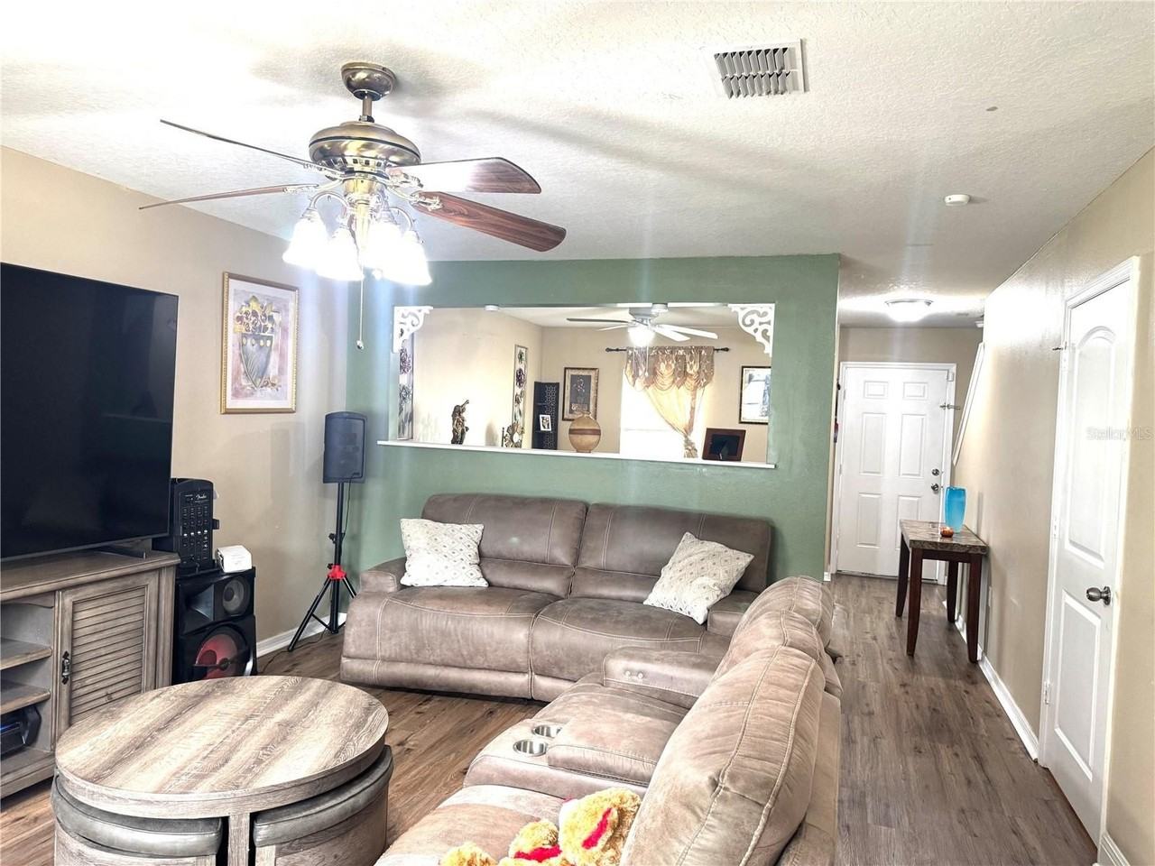 256 Begonia Ln - Photo 4 of 35