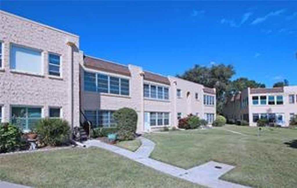 221 Cedarwood Cir #221 - Photo 3 of 22