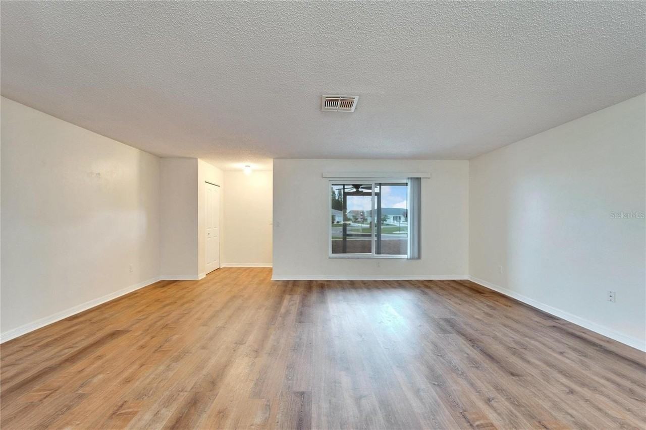 1010 Yellowbird Pl - Photo 4 of 35