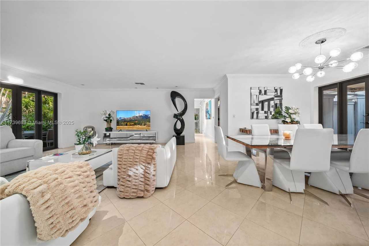 1840 Cleveland Rd #SFH - Photo 6 of 8