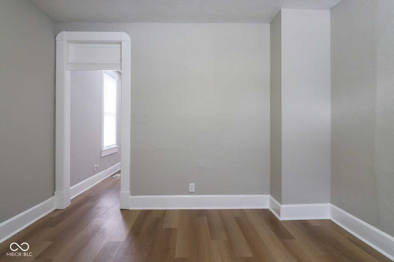 1668 S Talbott St - Photo 5 of 16