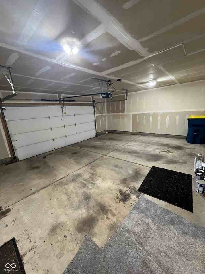 9451 Glencroft Way - Photo 3 of 33