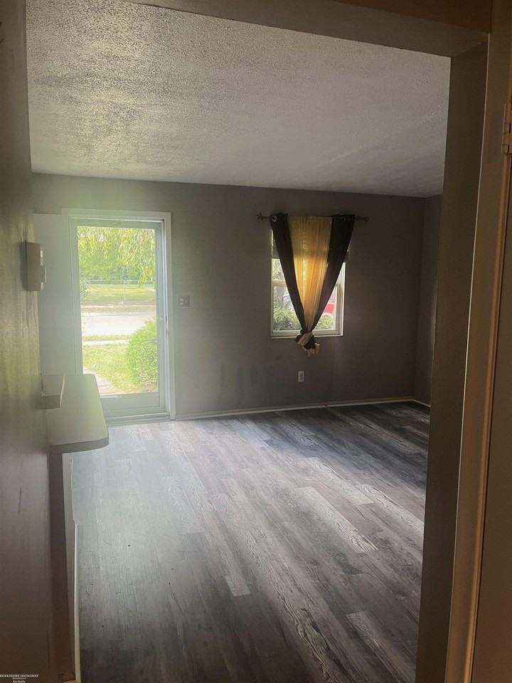 23702 Tuscany Ave - Photo 4 of 14