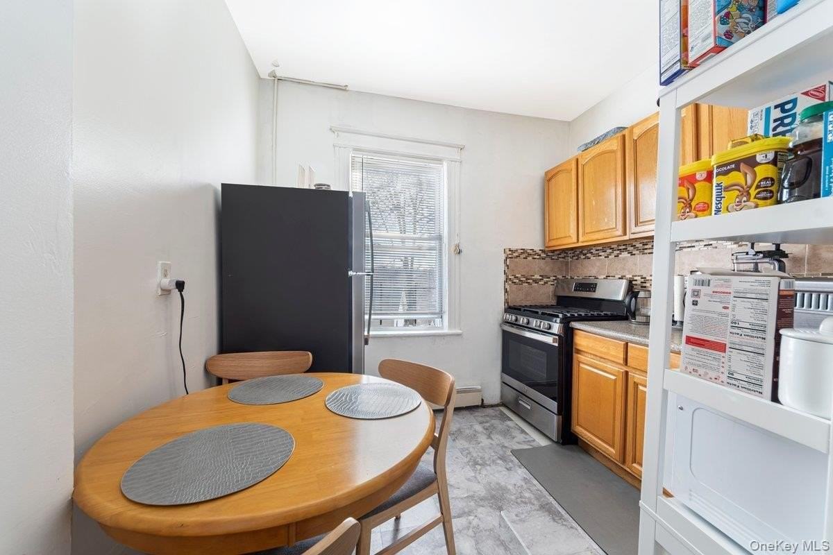 22 Jones Pl #1stFL - Photo 5 of 9