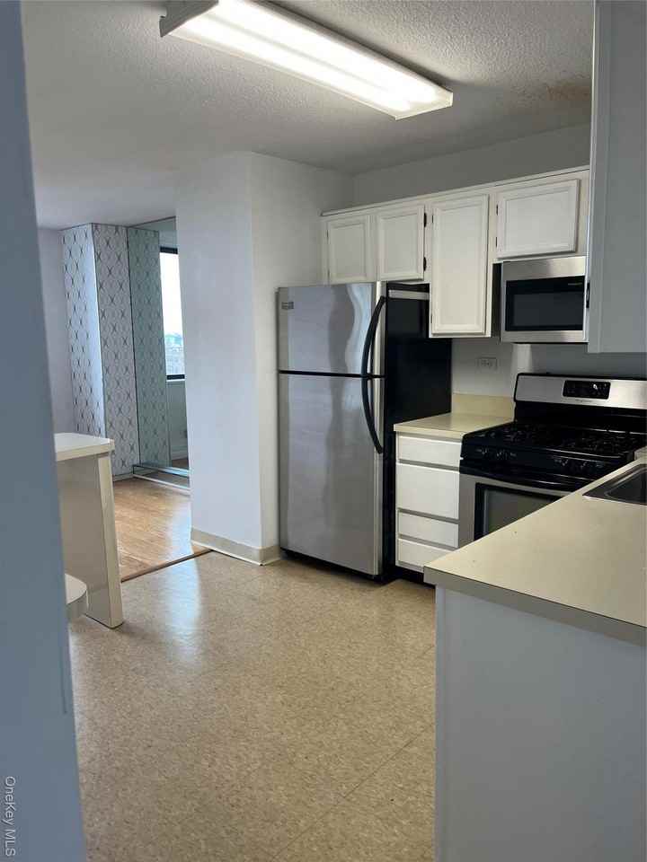 1 Bay Club Dr #9H - Photo 2 of 20