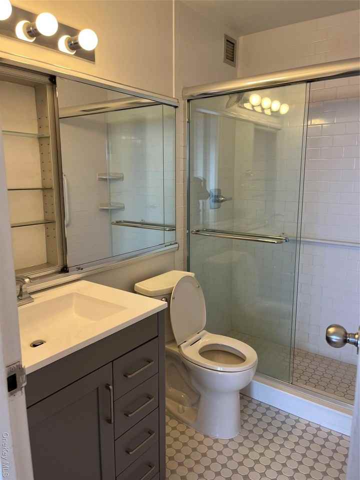 1 Bay Club Dr #9H - Photo 7 of 20