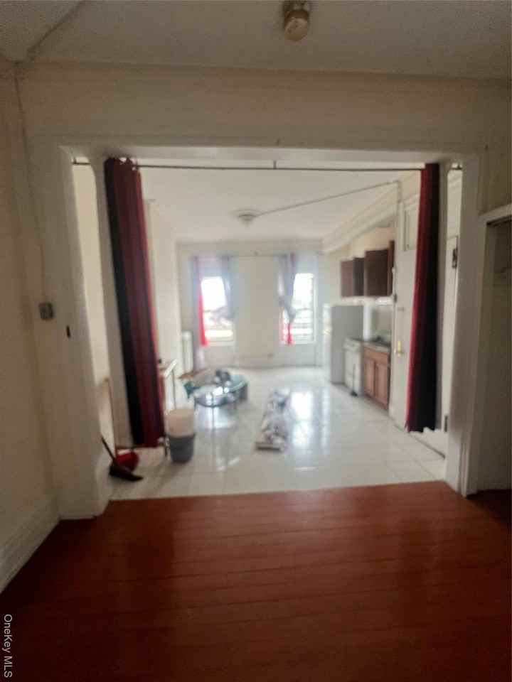 974 Jamaica Ave - Photo 2 of 12