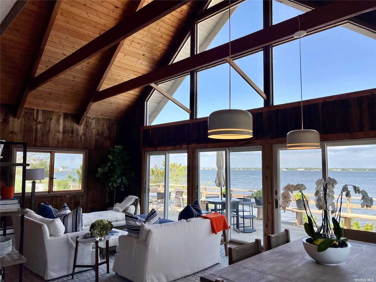 298 Dune Rd - Photo 7 of 26