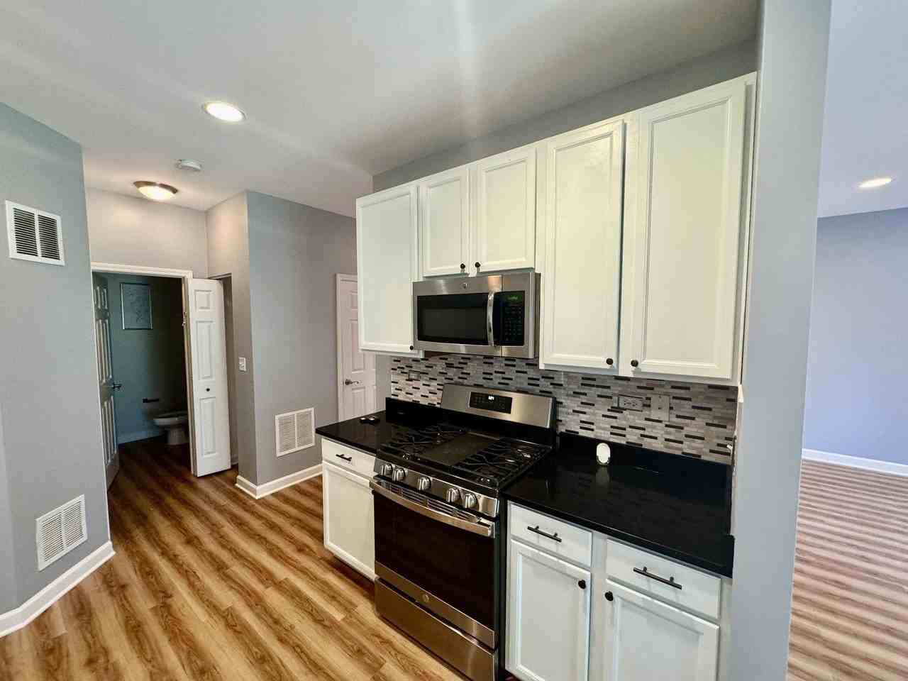 423 Acushnet St #423 - Photo 3 of 18