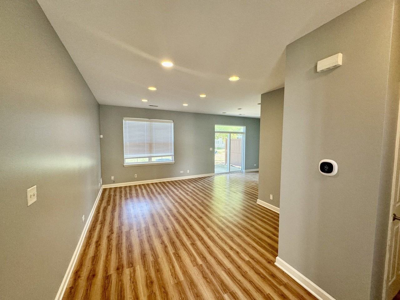 423 Acushnet St #423 - Photo 6 of 18